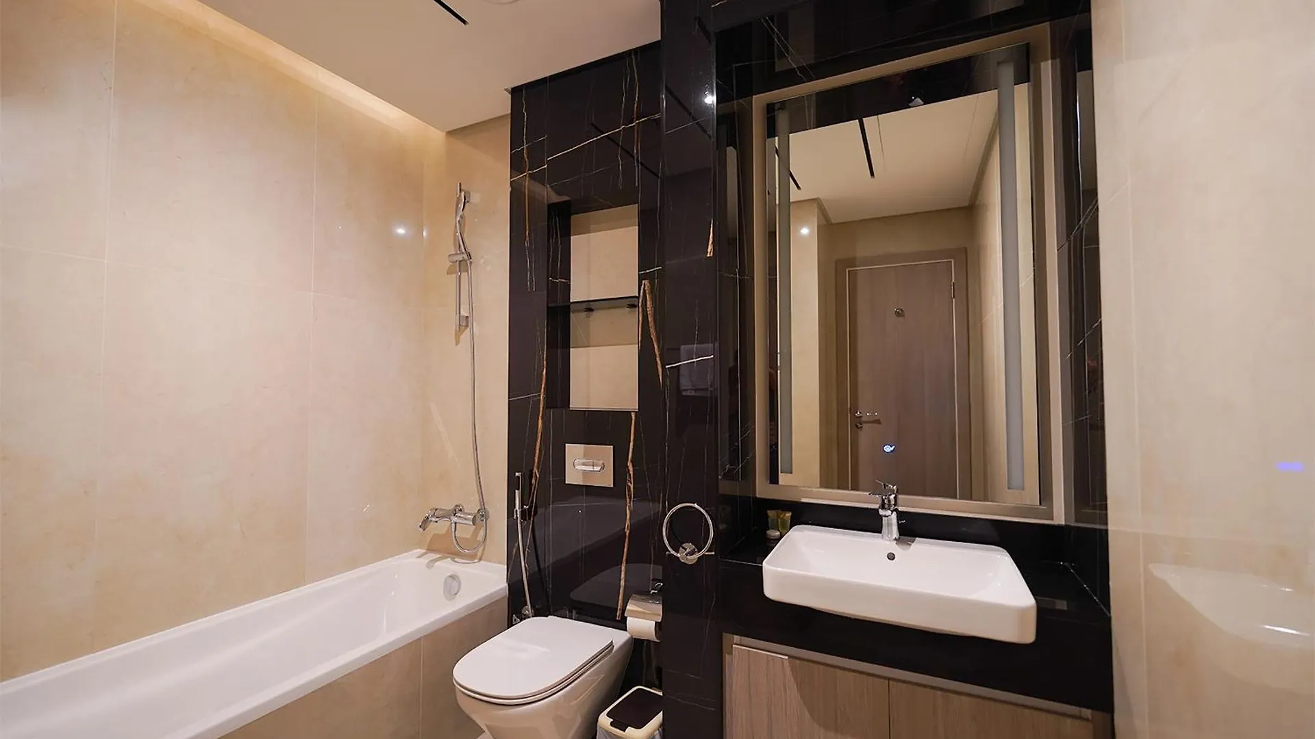 Brown Stone Holiday Homes Me Do Re Dubai