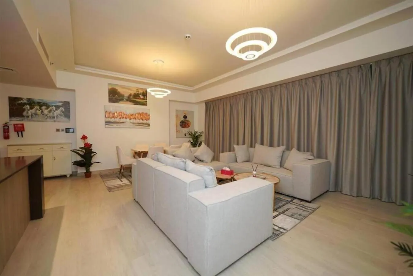 Brown Stone Holiday Homes Me Do Re Dubai Apartment