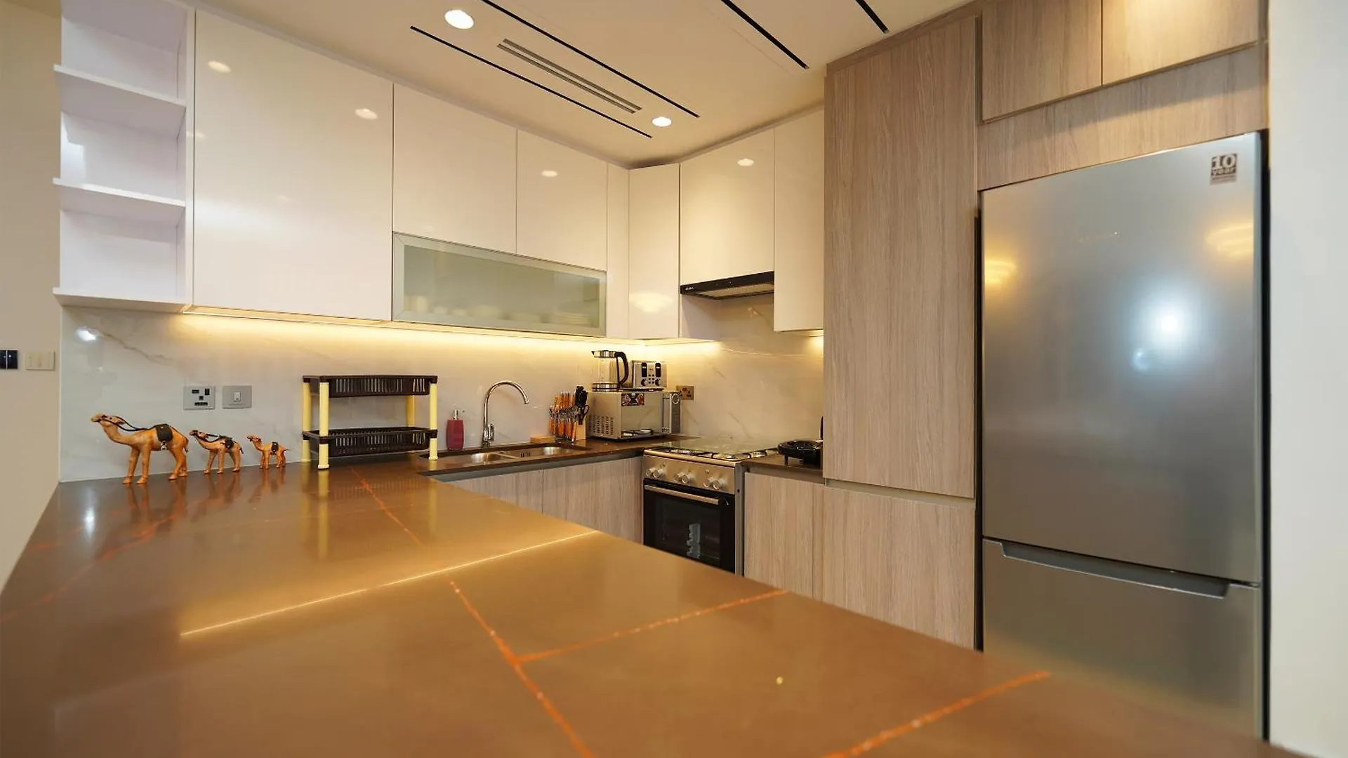 Brown Stone Holiday Homes Me Do Re Dubai Apartment